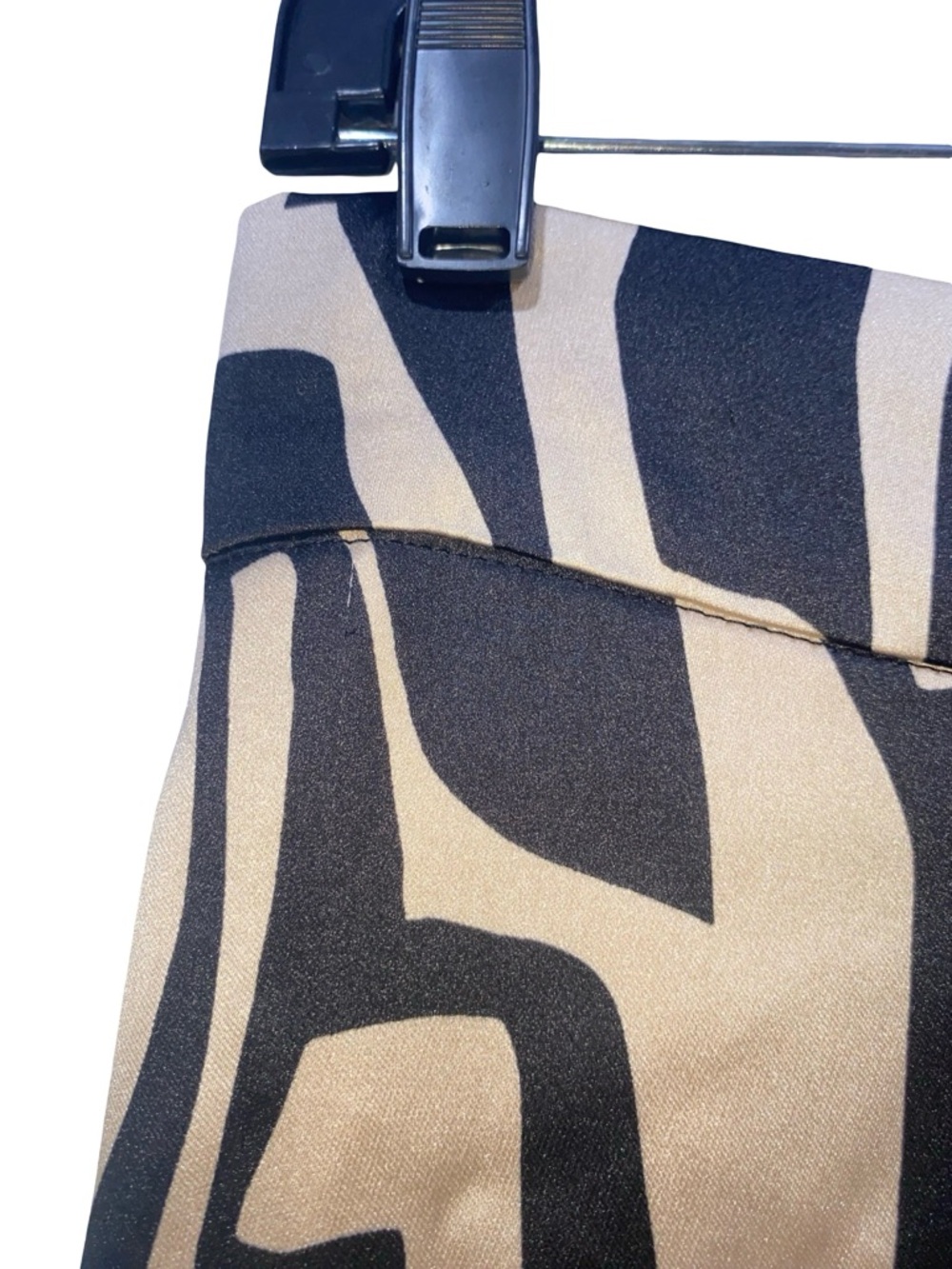House of Harlow 1960 Black & Cream Wide Leg Graphic Pants - Picture 8 of 10